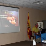 Nuestro compañero, Paco Serrano, empezando su ponencia.